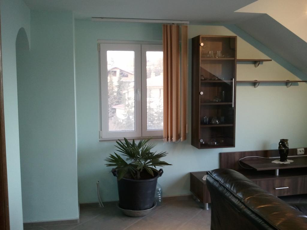 Vila Dva 3 Zlatni pjasătsi Rom bilde
