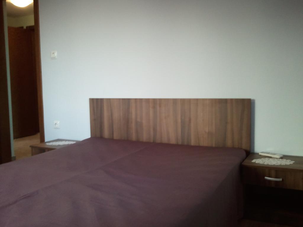 Vila Dva 3 Zlatni pjasătsi Rom bilde